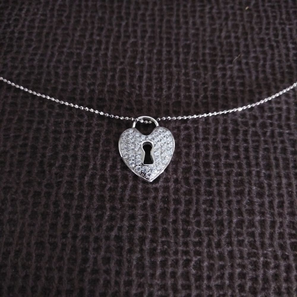 Ava Ro🚣 Silver Heart❤️ with Keyhole🗝️ Necklace